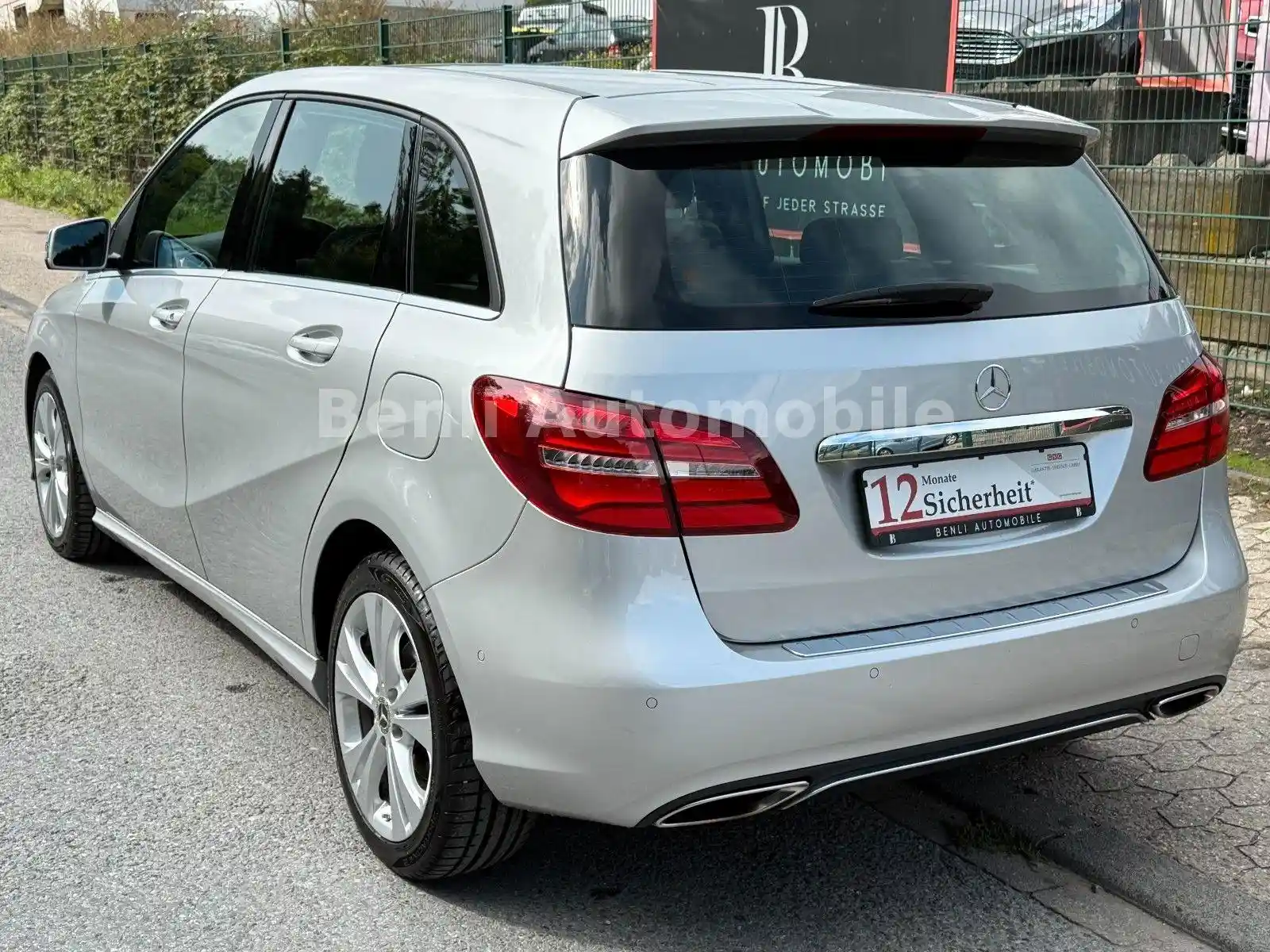 Mercedes-Benz B 200