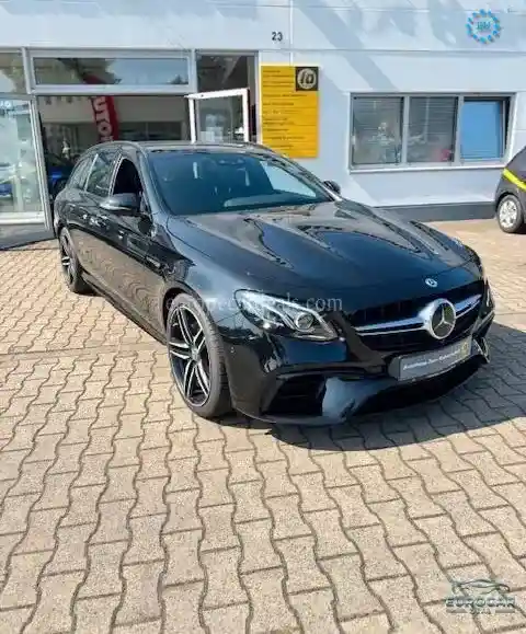 Mercedes-Benz E 63 AMG