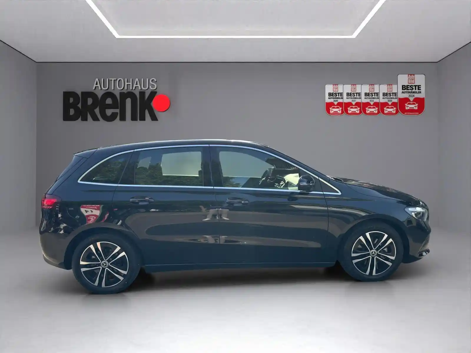 Mercedes-Benz B 180