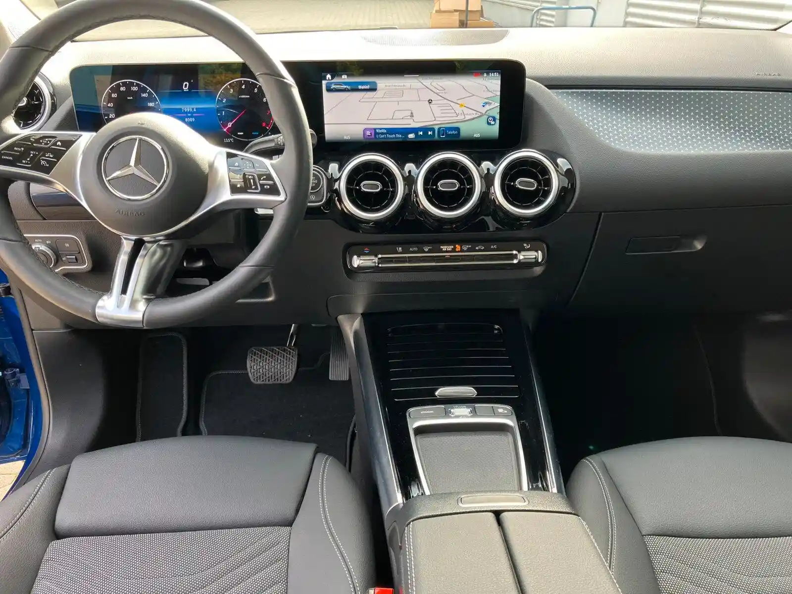 Mercedes-Benz B 200