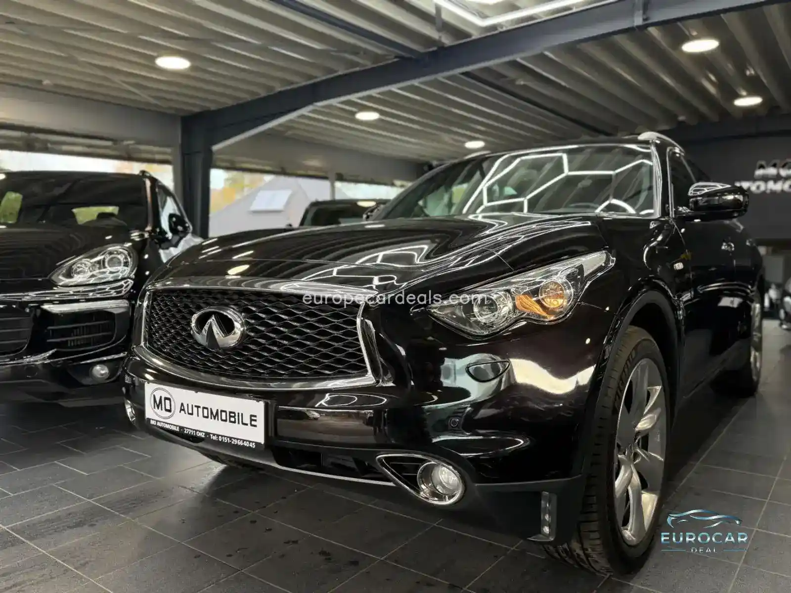 Infiniti QX70