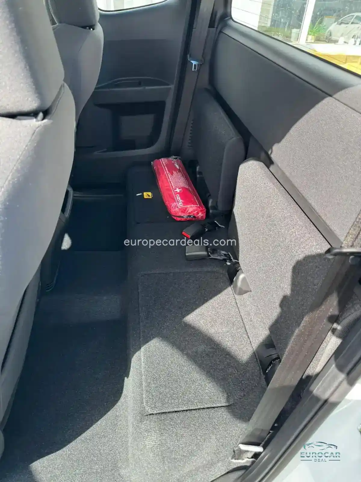 Space Cab 4X4 LS AT 2025