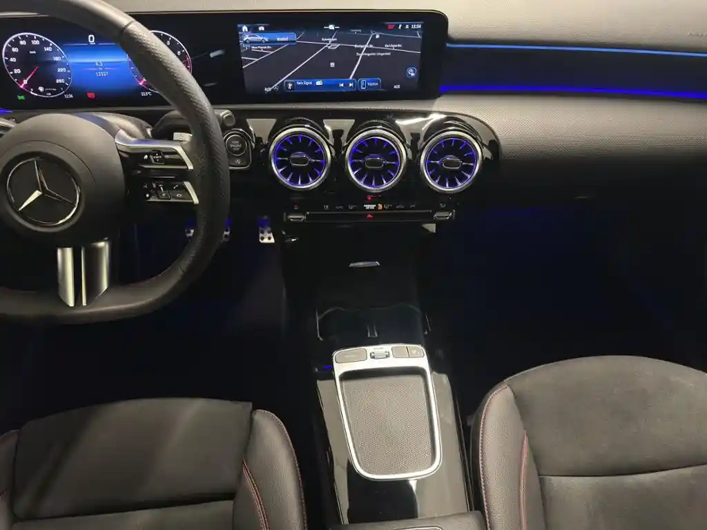 Mercedes-Benz A 180