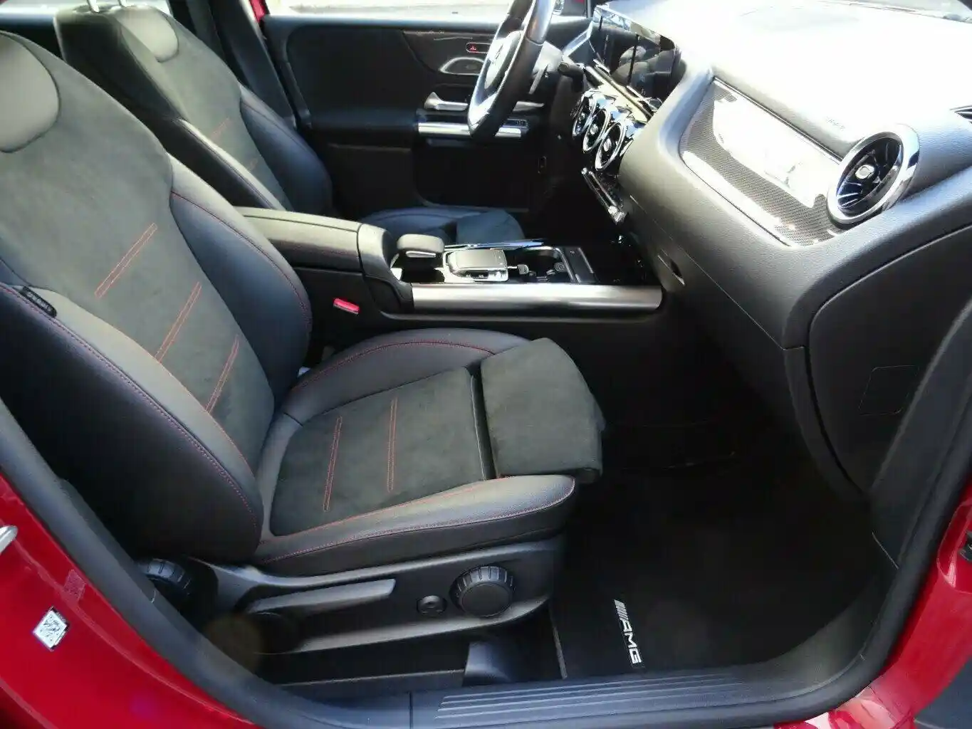 Mercedes-Benz B 220