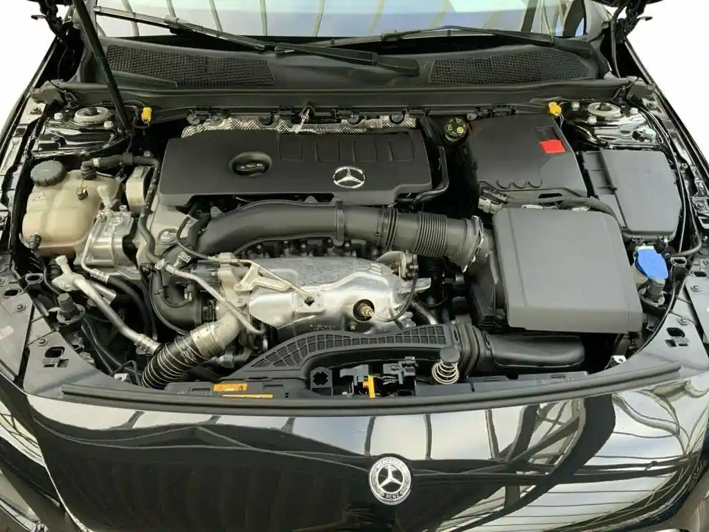Mercedes-Benz A 220