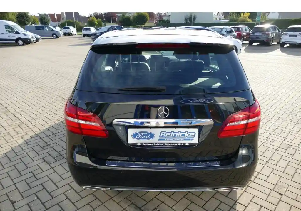 Mercedes-Benz B 200