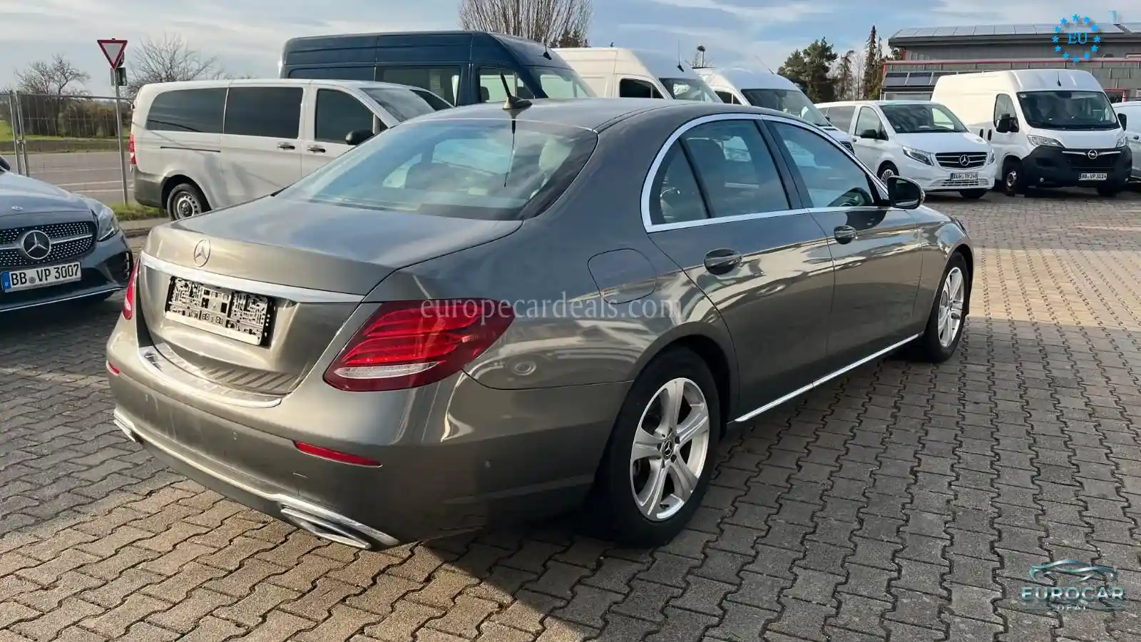 Mercedes-Benz E 200