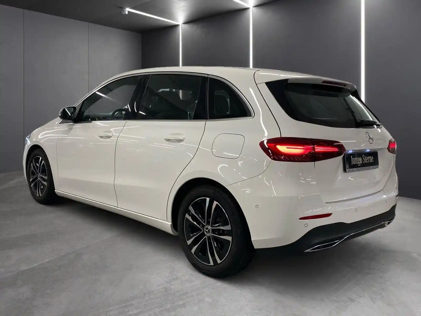 Mercedes-Benz B 200