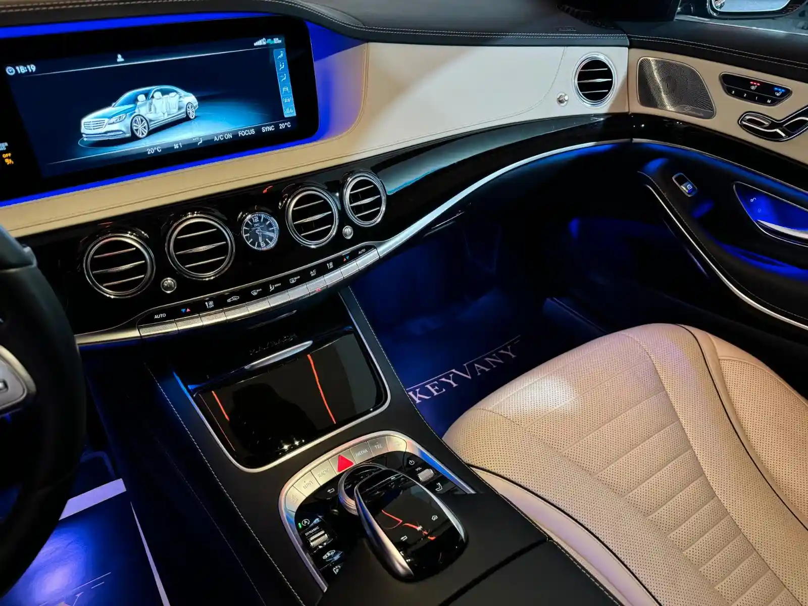 Mercedes-Benz S 560