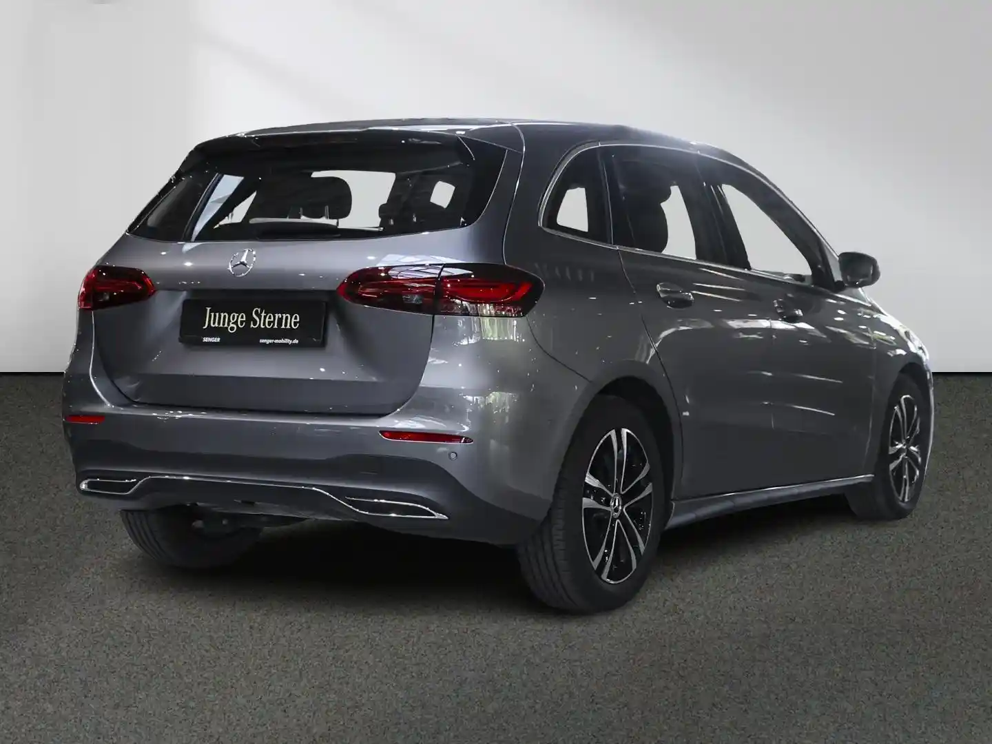 Mercedes-Benz B 180