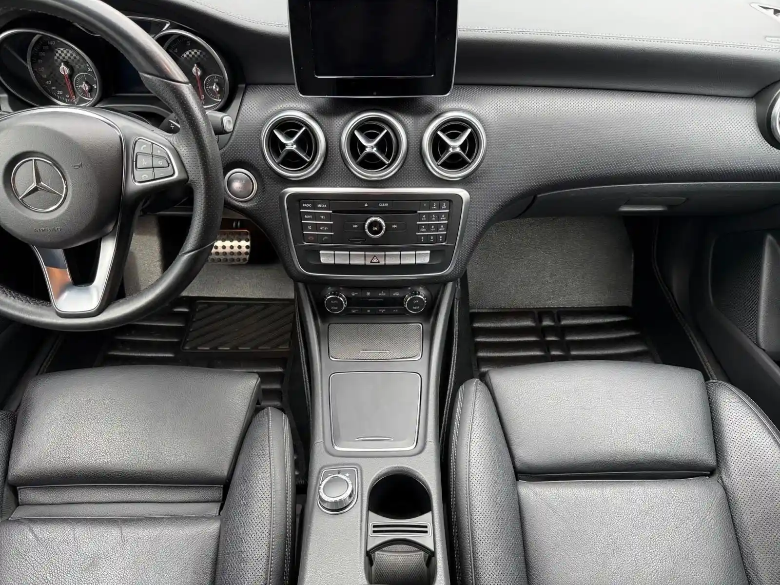 Mercedes-Benz A 220