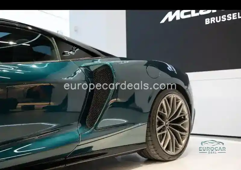 McLaren GT