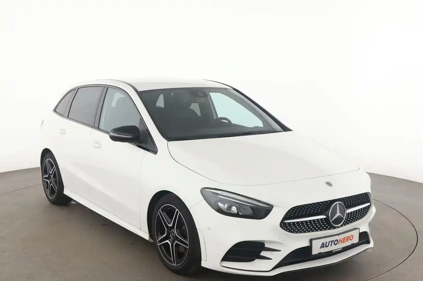 Mercedes-Benz B 180