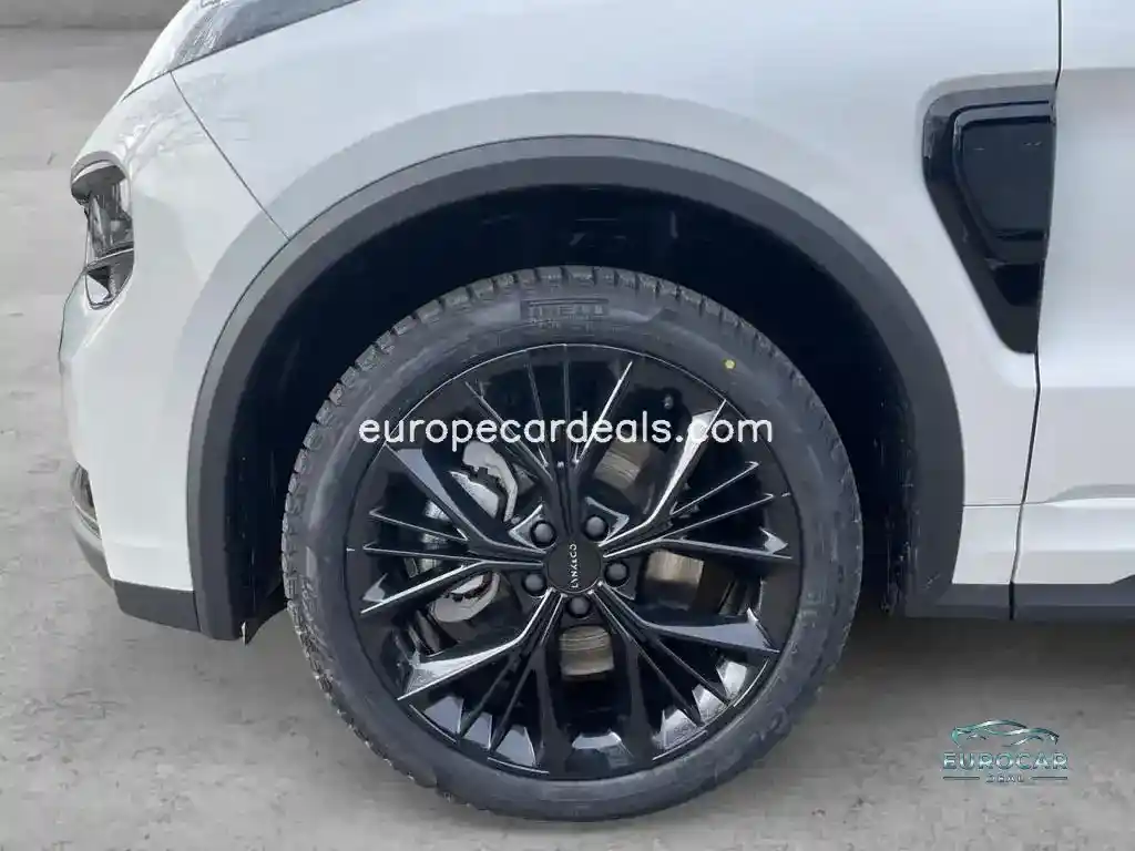 Lynk&Co 01