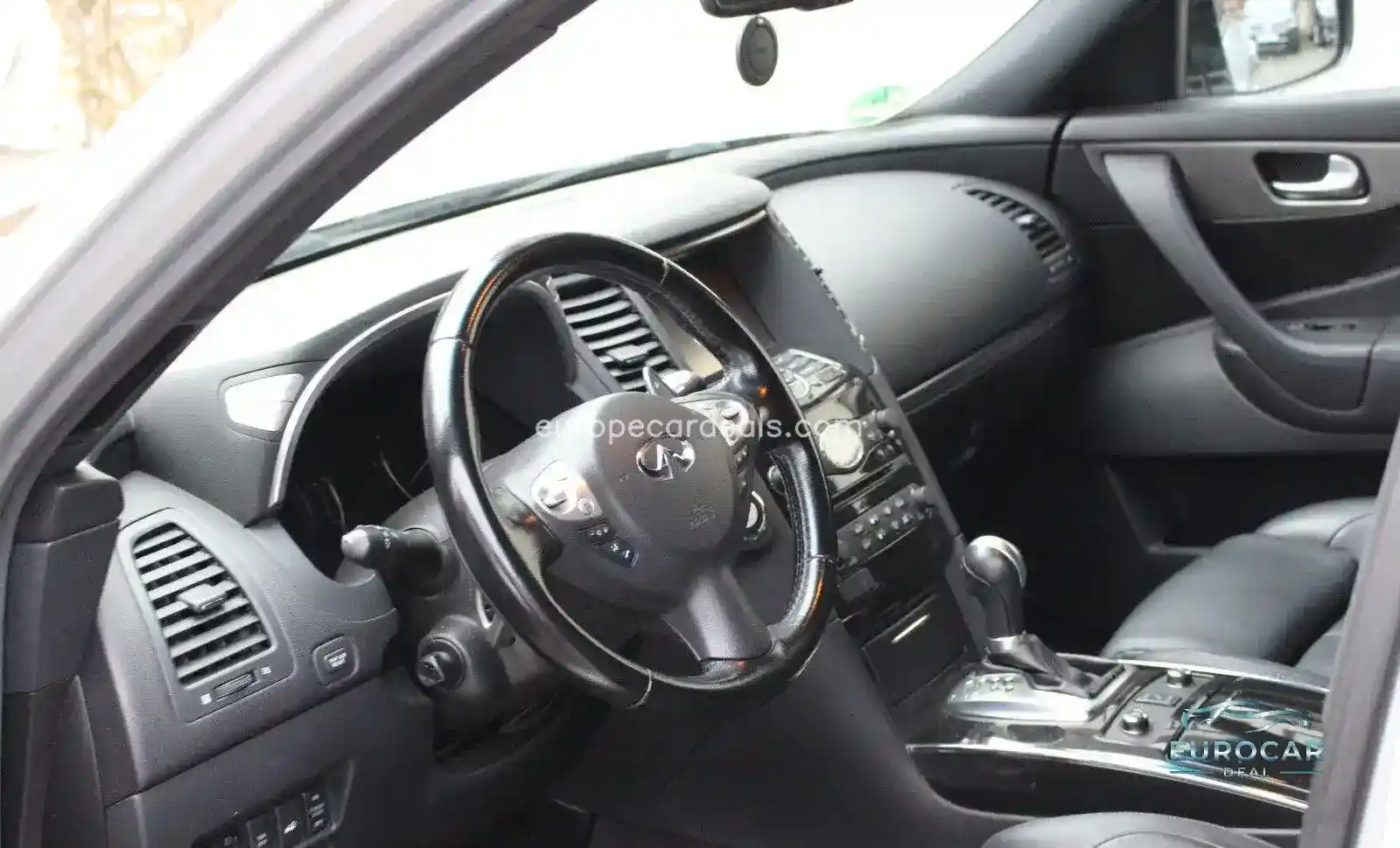 Infiniti QX70