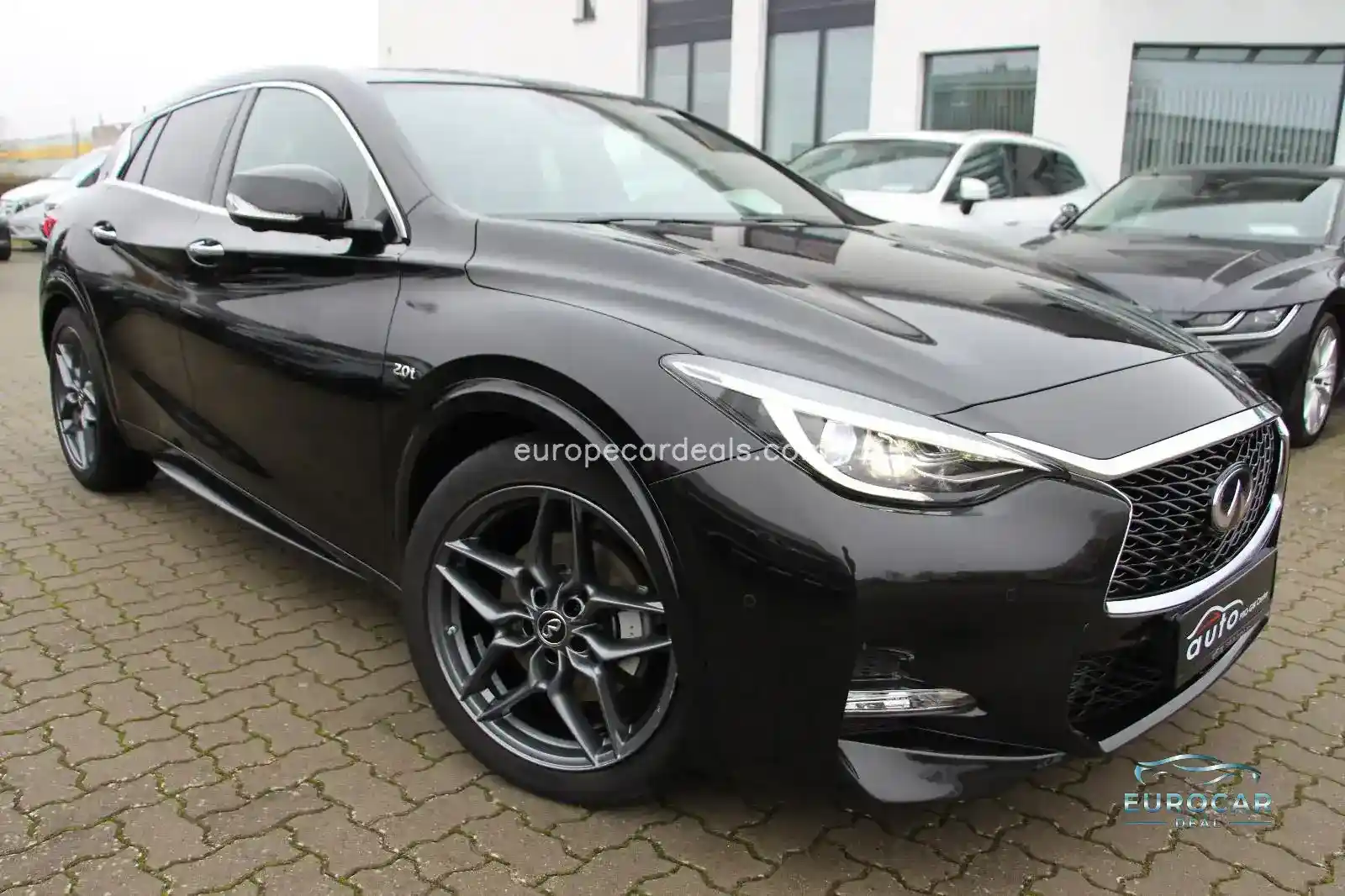 Infiniti Q30