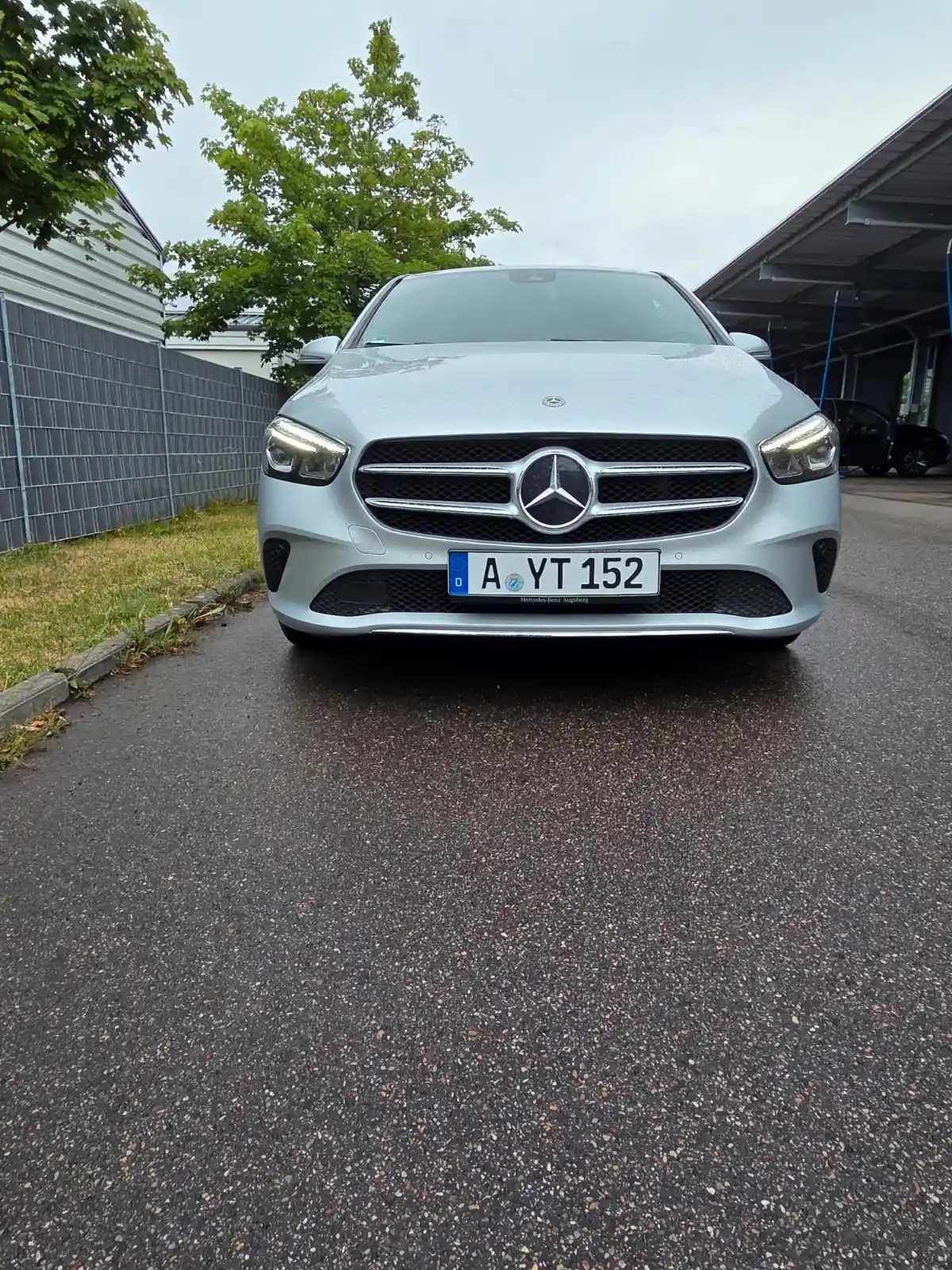 Mercedes-Benz B 220