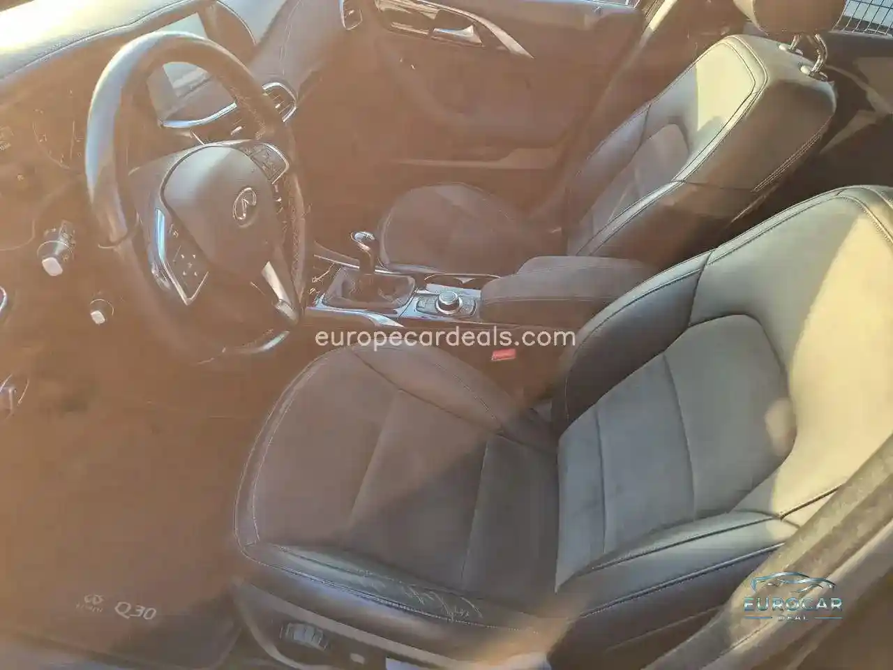 Infiniti Q30