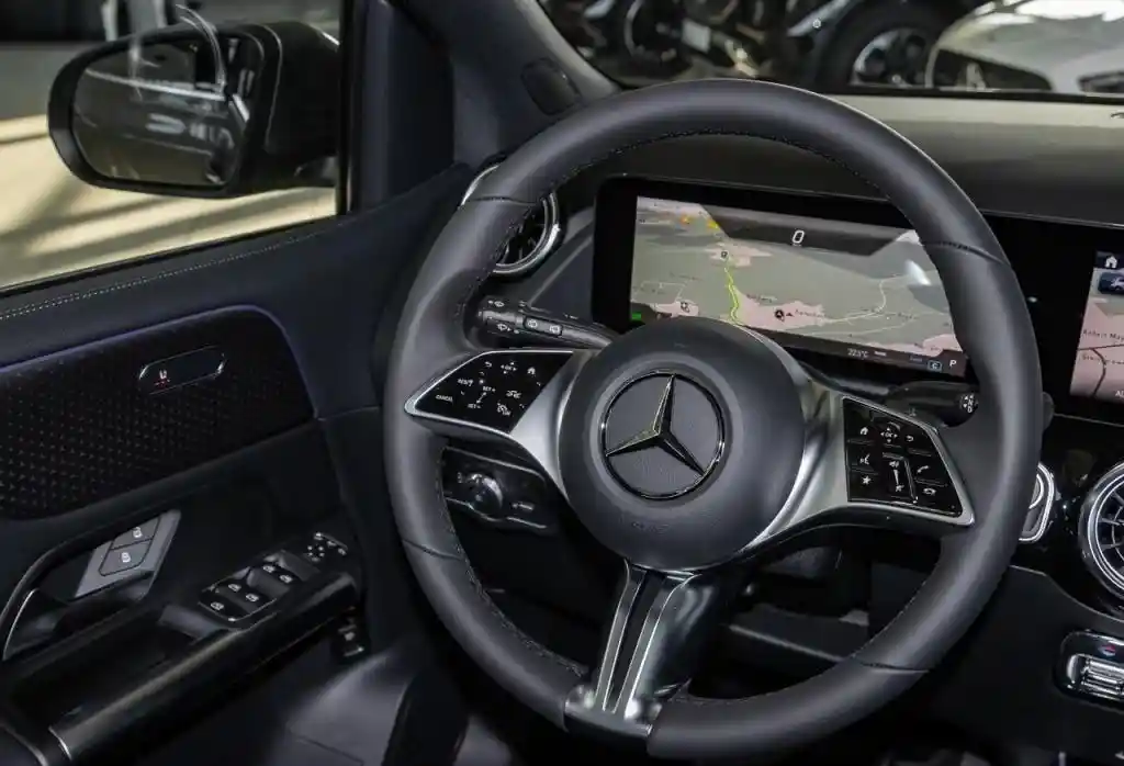Mercedes-Benz B 220