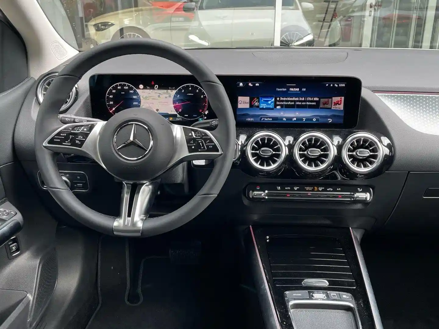 Mercedes-Benz B 180