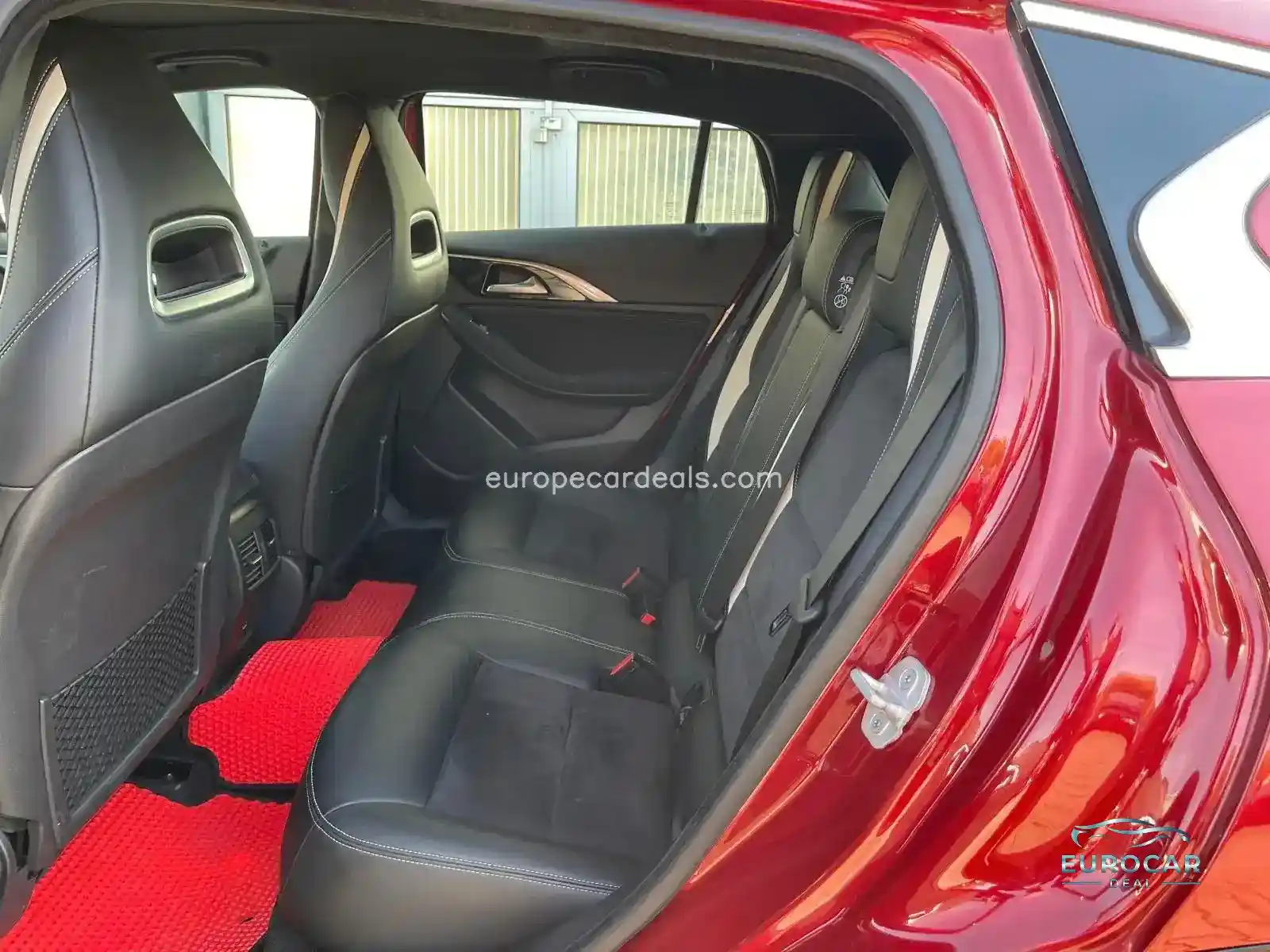 Infiniti Q30