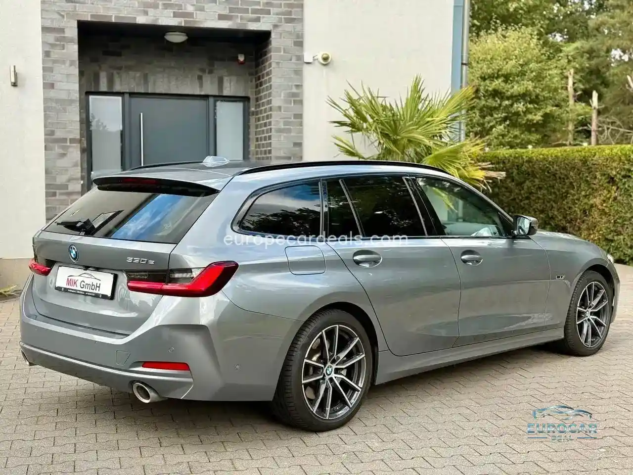 BMW 330
