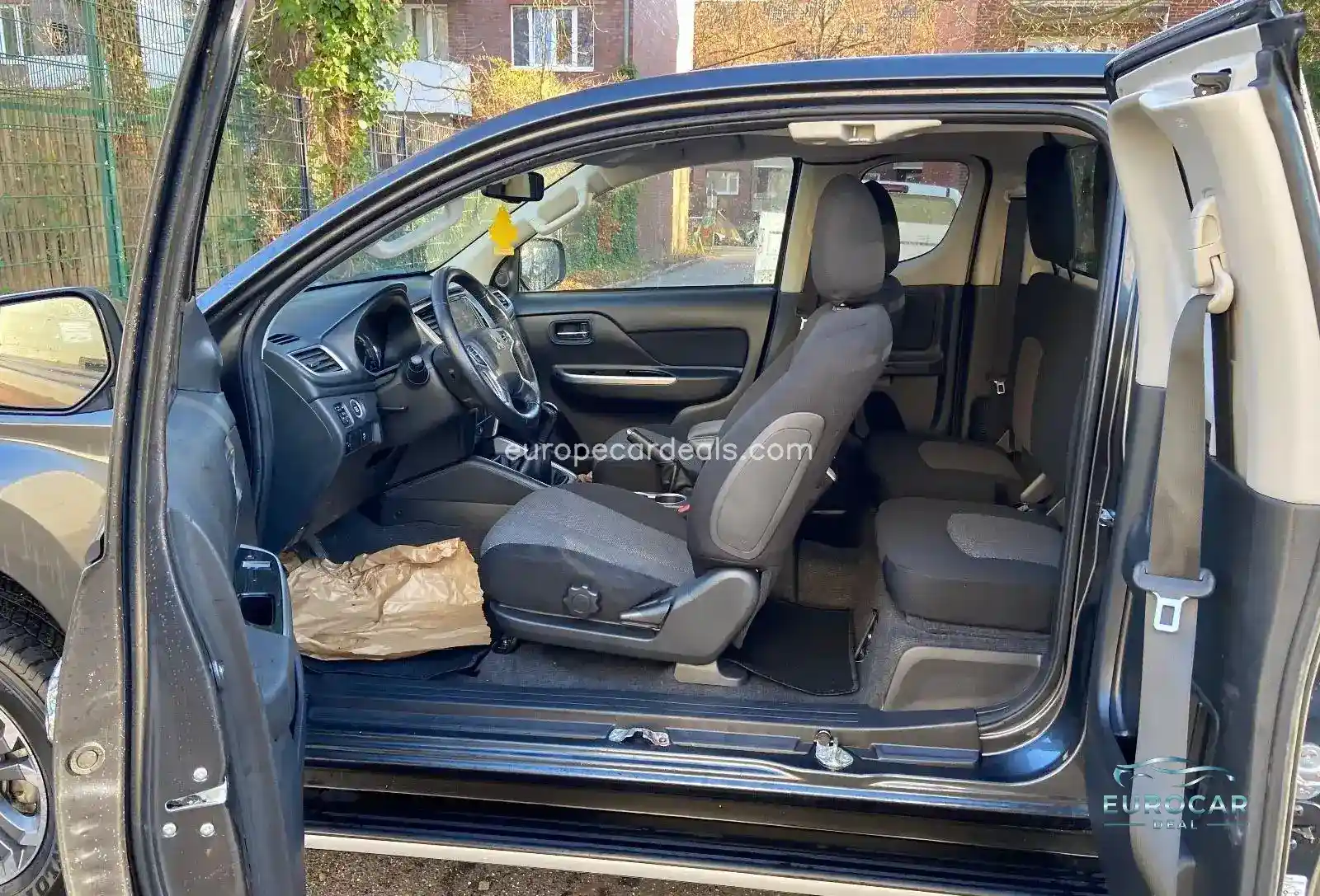 Mitsubishi L200