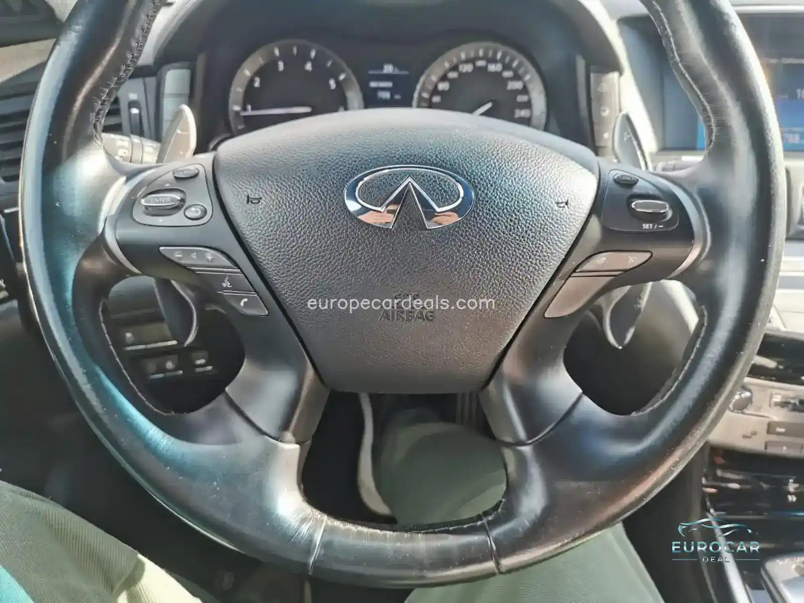 Infiniti Q70