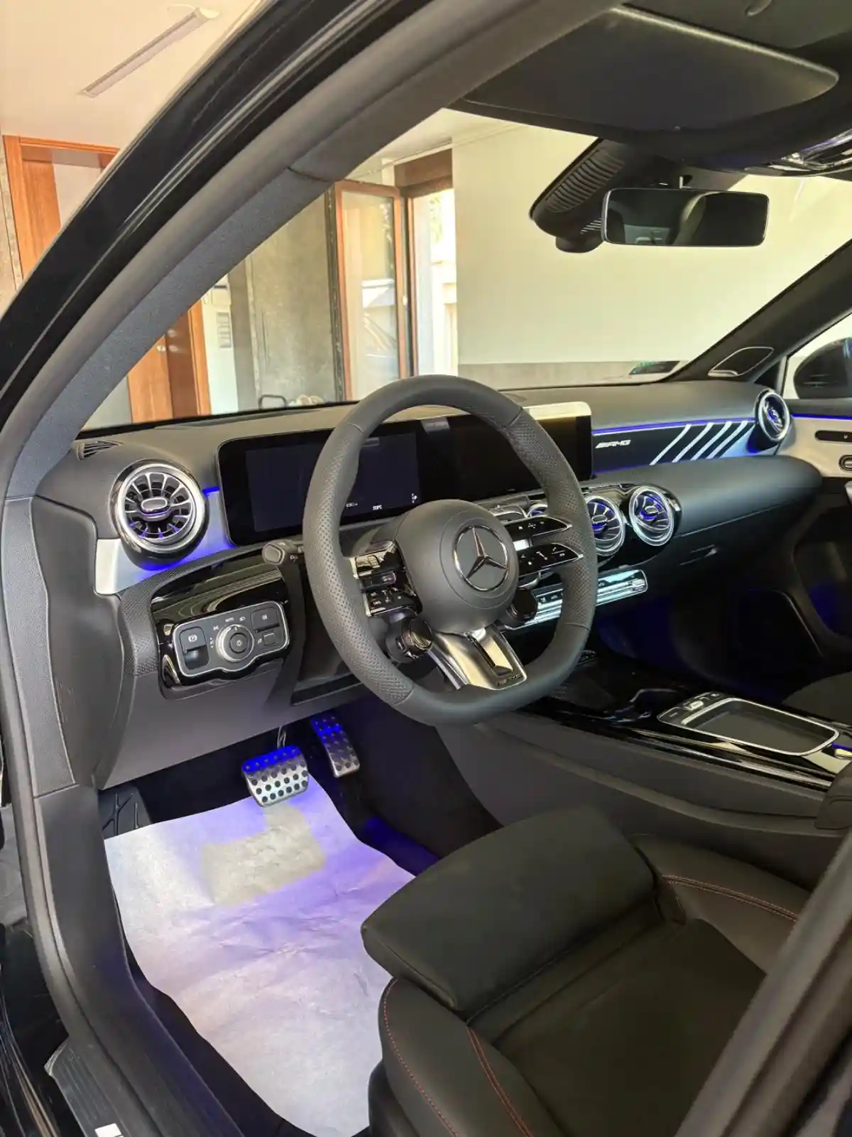 Mercedes-Benz A 35 AMG
