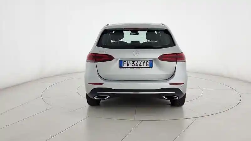 Mercedes-Benz B 200