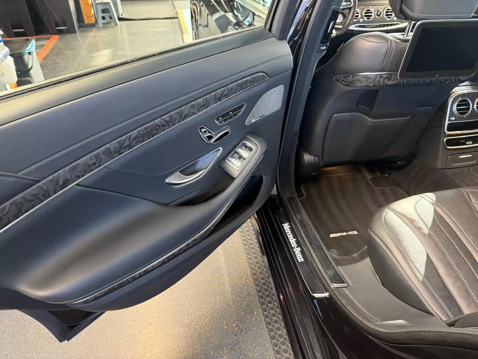 Mercedes-Benz S 560