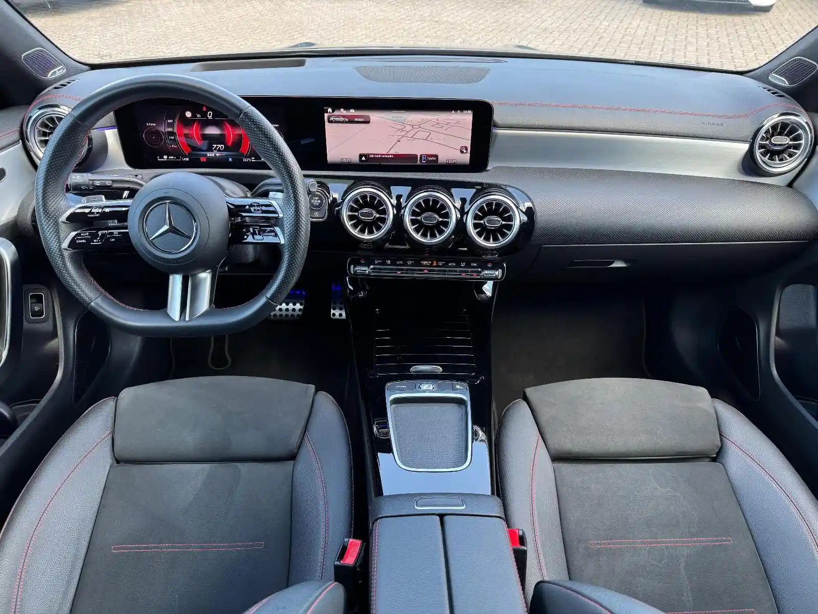 Mercedes-Benz CLA 200