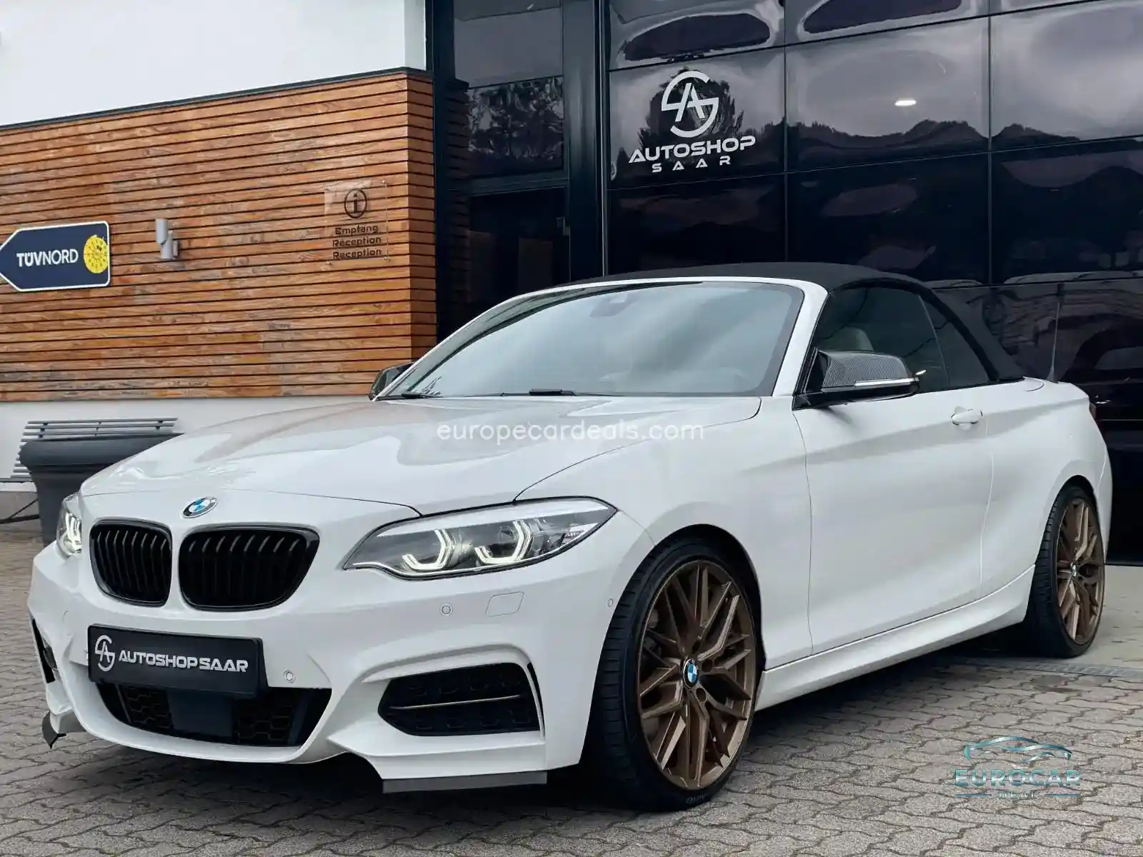 BMW M240i