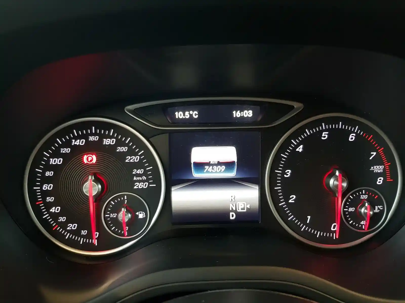 Mercedes-Benz B 180