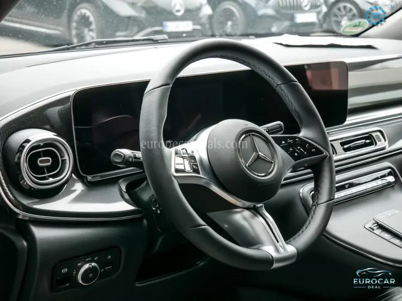 Mercedes-Benz V 220