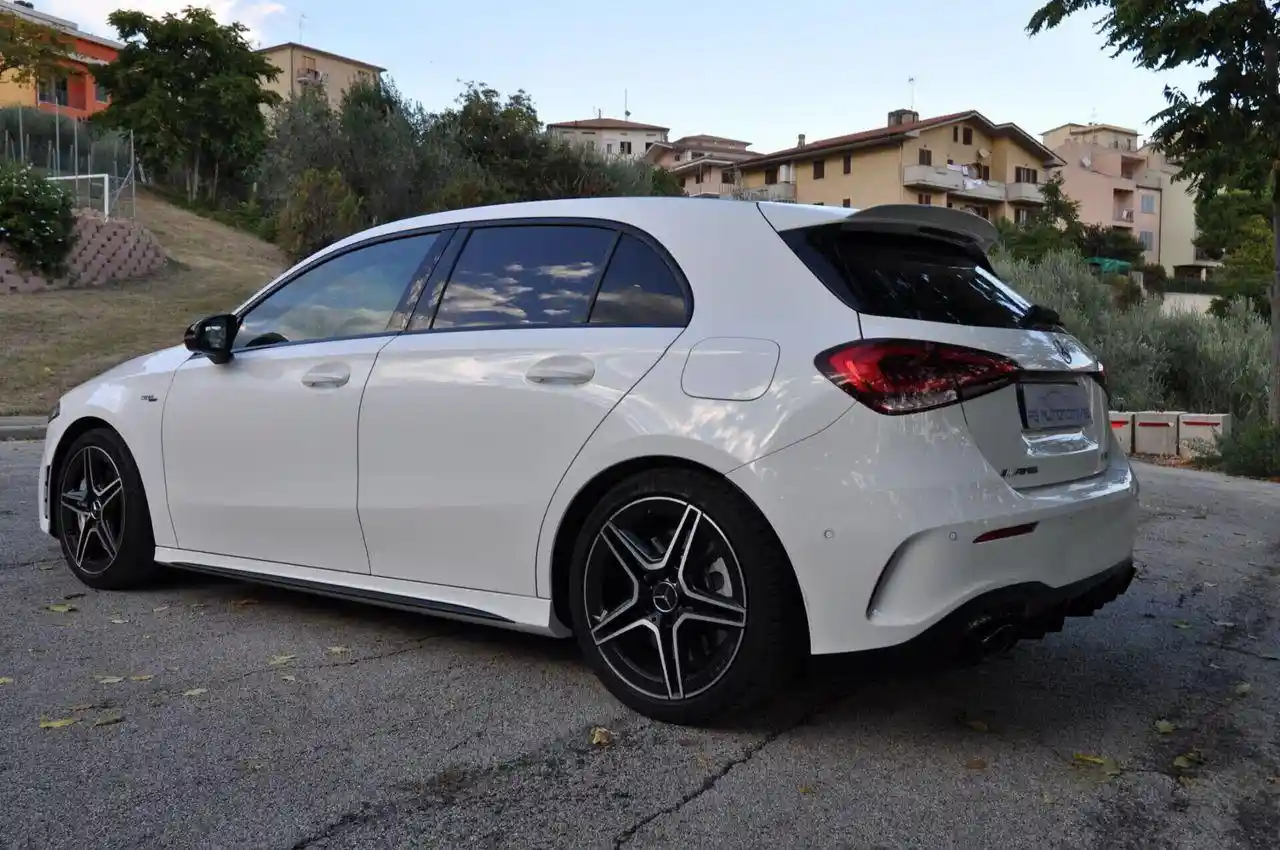 Mercedes-Benz A 35 AMG