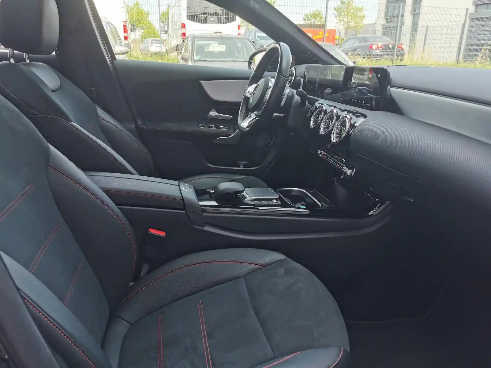 Mercedes-Benz A 220