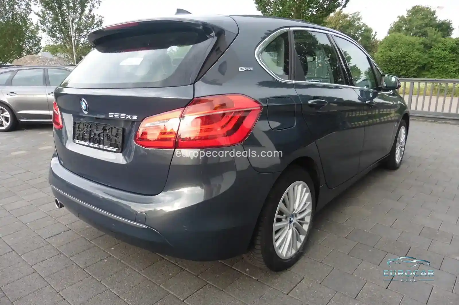 BMW 225