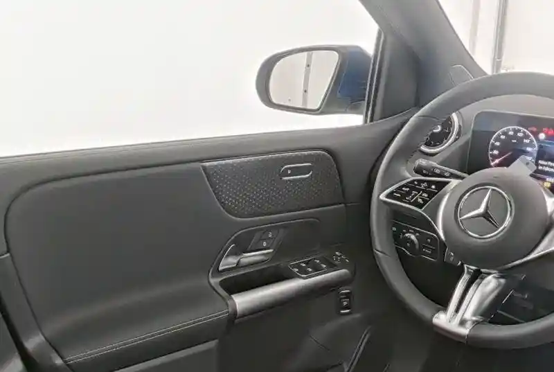 Mercedes-Benz B 220