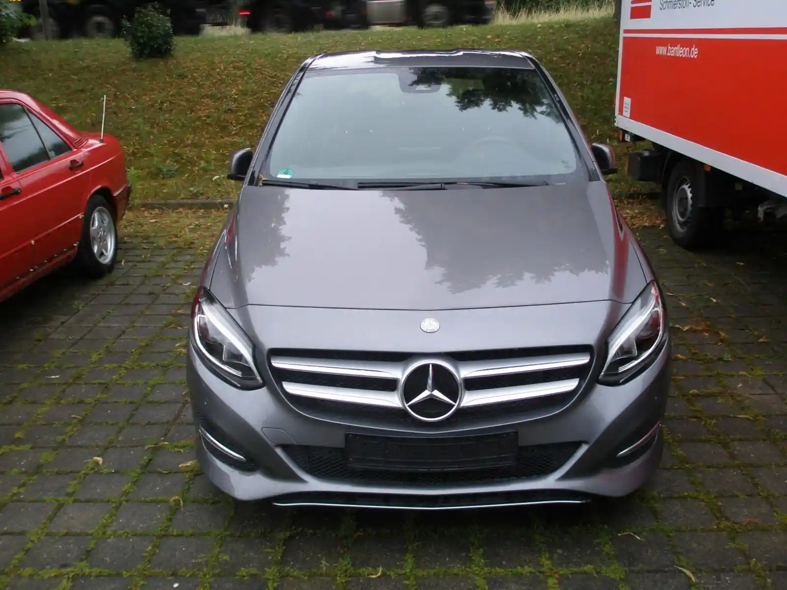 Mercedes-Benz B 200