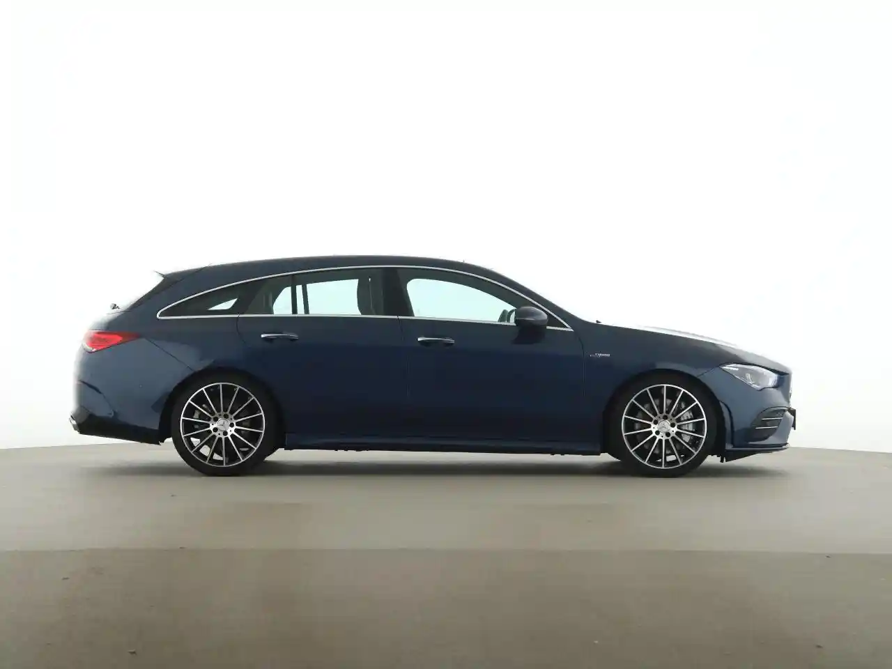 Mercedes-Benz CLA 35 AMG Shooting Brake