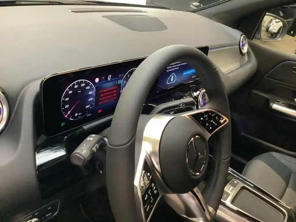 Mercedes-Benz B 220