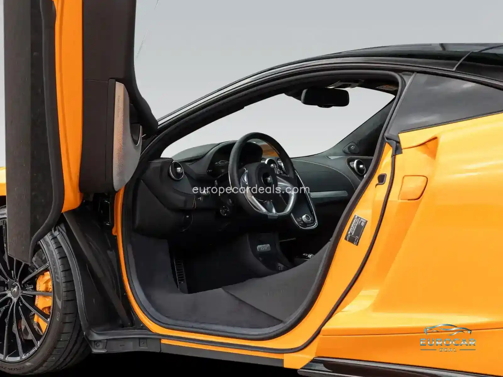 McLaren GT
