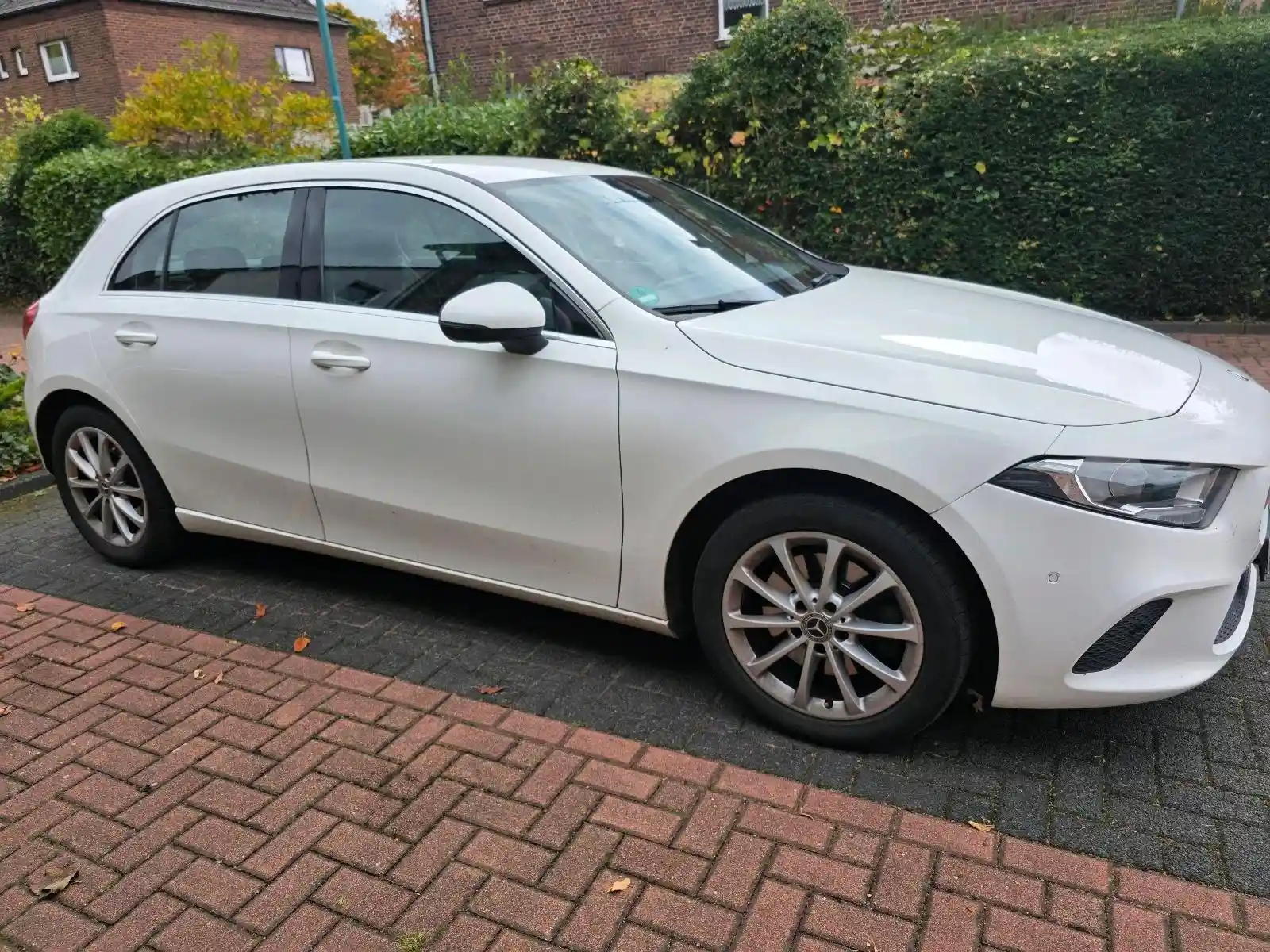 Mercedes-Benz A 220