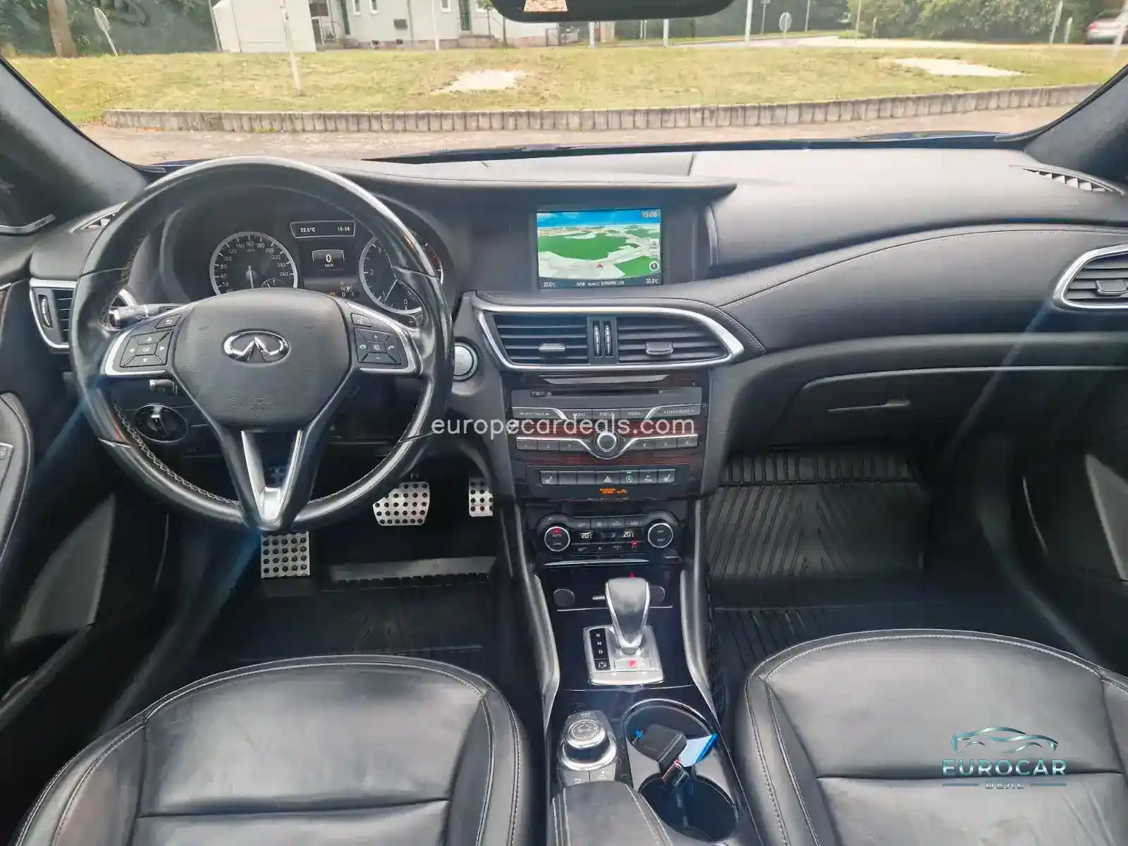 Infiniti QX30