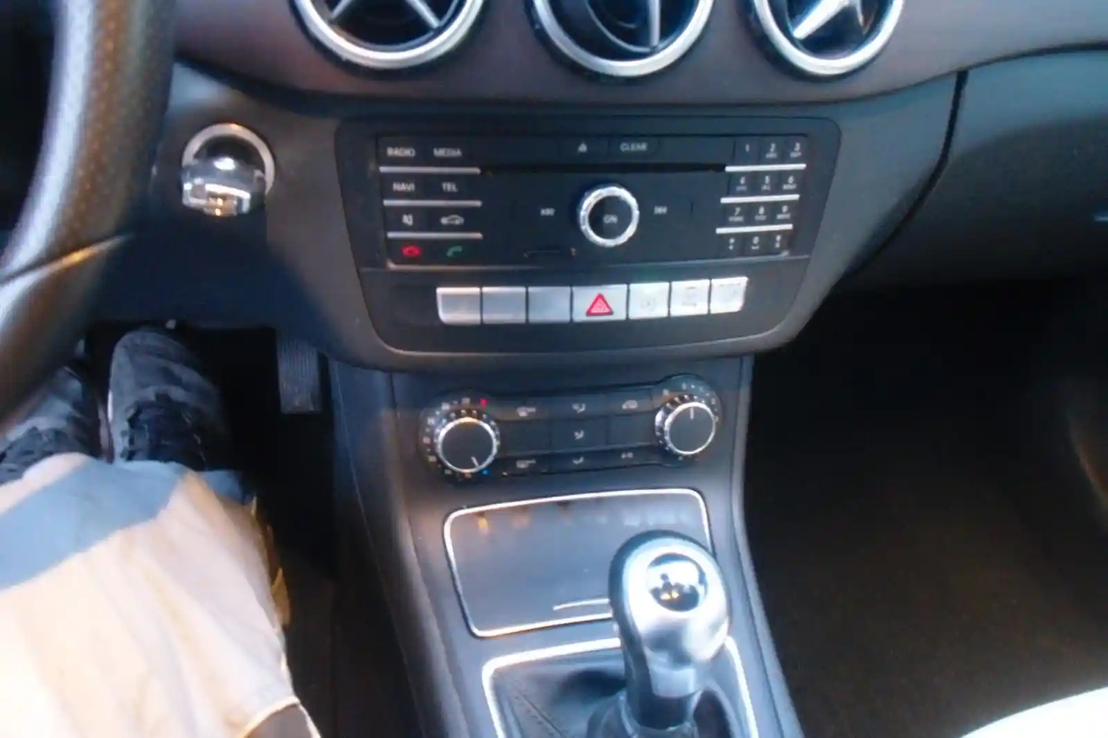 Mercedes-Benz B 180
