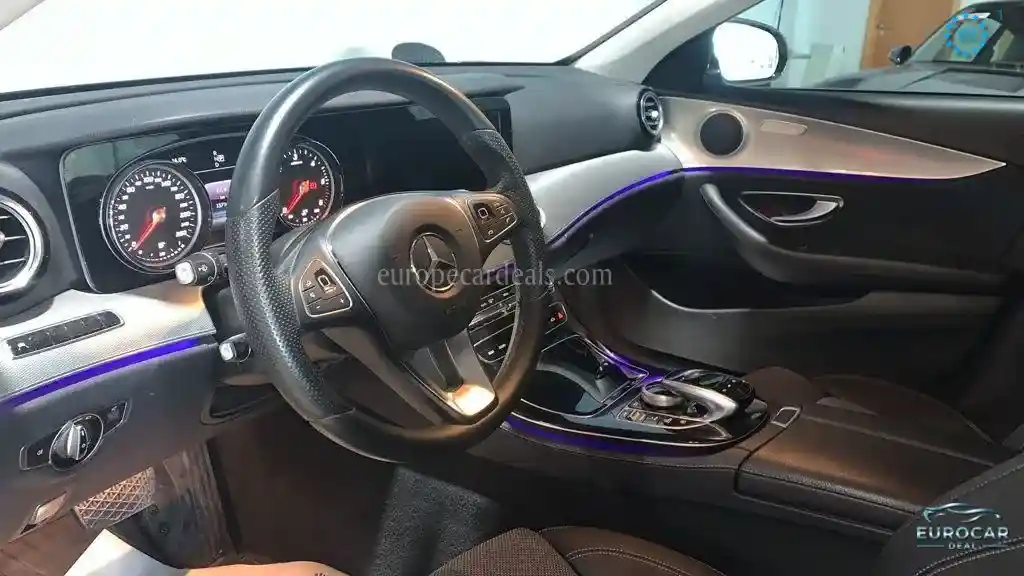 Mercedes-Benz E 200