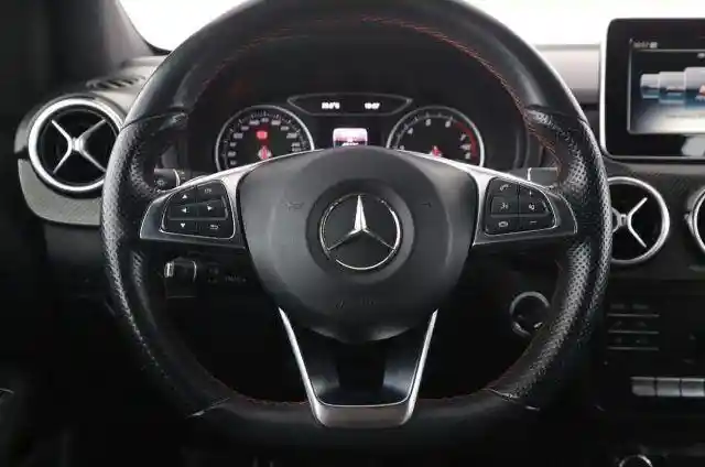 Mercedes-Benz B 220