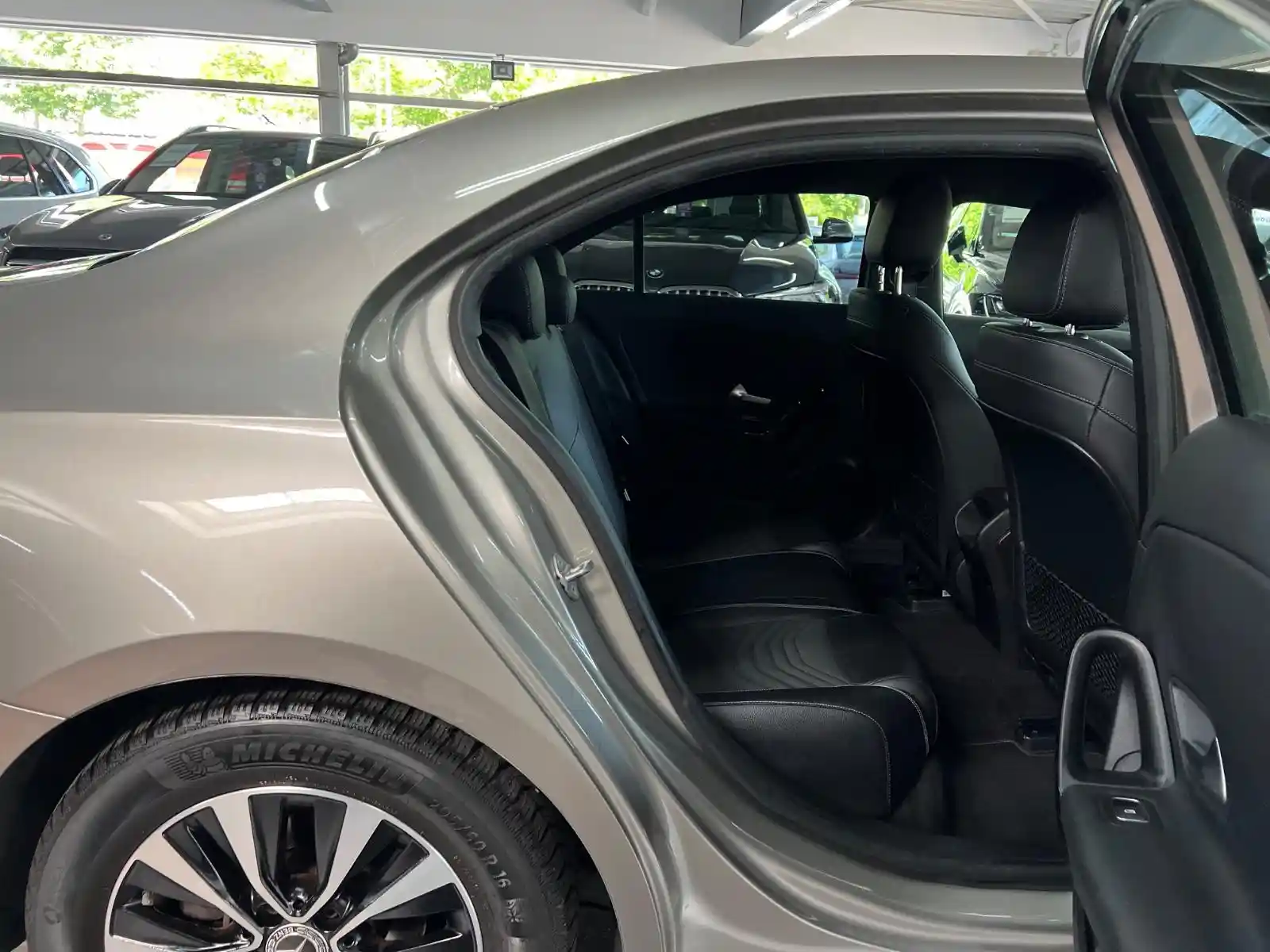 Mercedes-Benz A 180