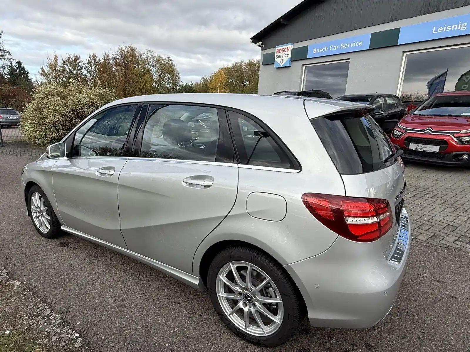 Mercedes-Benz B 220